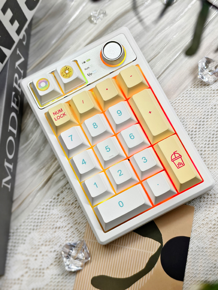 Tri Modes Bluetooth KEYCOOL Pr - Gaming Keyboard No Number Pad recensione e prezzo